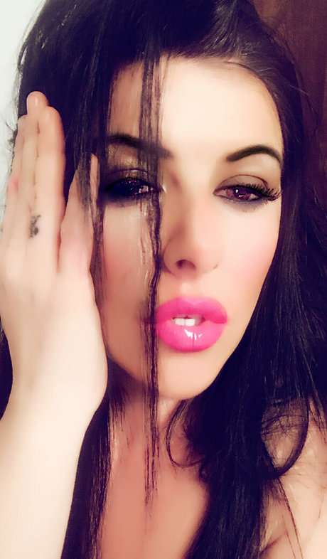 tarynthomas beautiful model photo