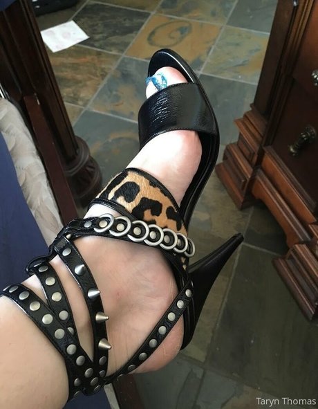 tarynthomas model pornographic images