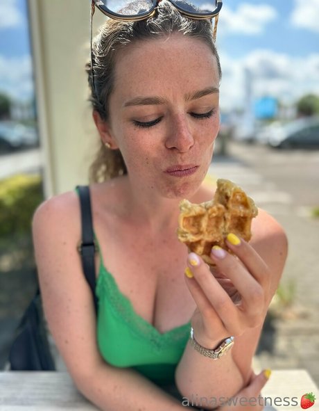 linaliciouss beautiful star pic