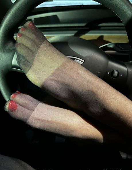 nylonwife88free model hd photo