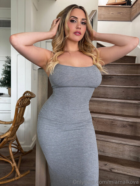 miamalkova star free img