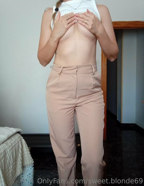 littlesweetpoison pornstar pretty pics