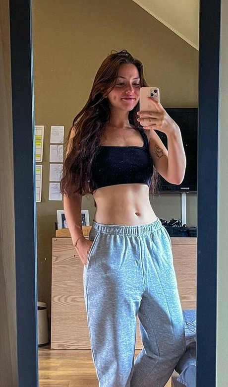 Shauna Dewit hd actress images