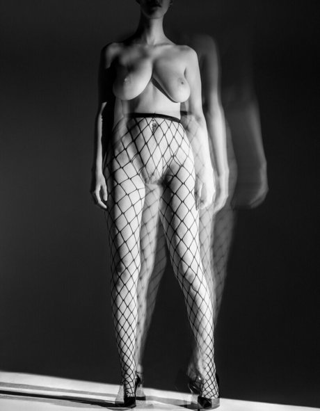 Eliza Goldsmith xxx model gallery