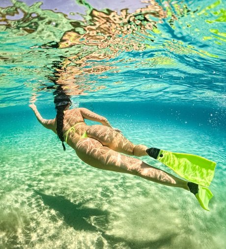 Emily Garcia high quality model pictures