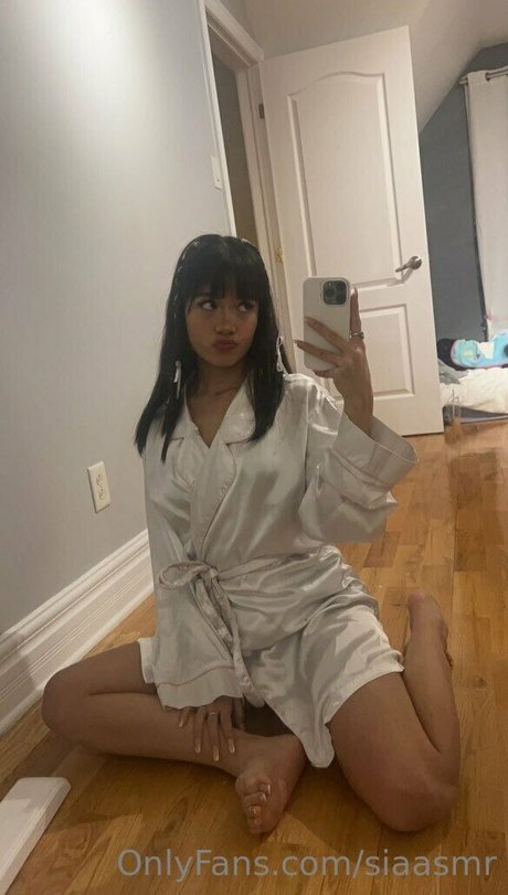 Sia ASMR star sexy picture