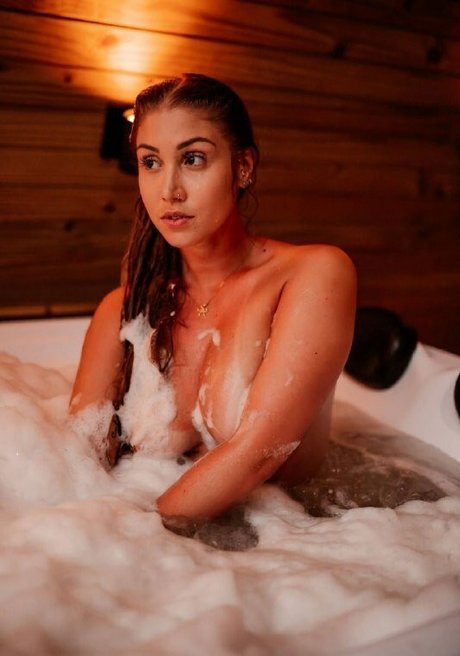 Juu Ferronato hd model image