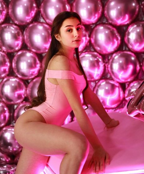 LisiFlex naked pornstar picture