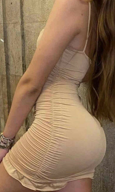 Sofi Font model sexy picture