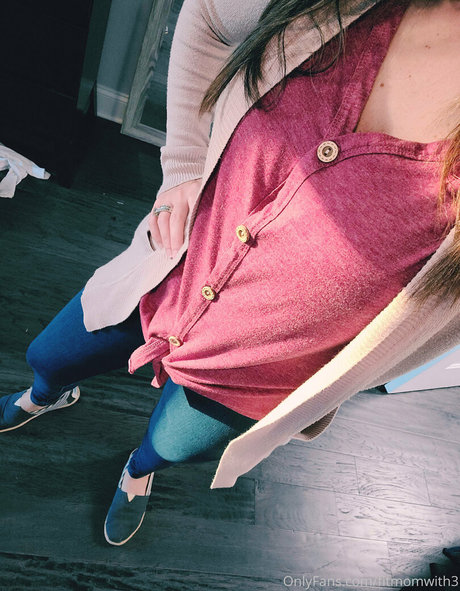 fitmomwith3 beautiful pornstar picture