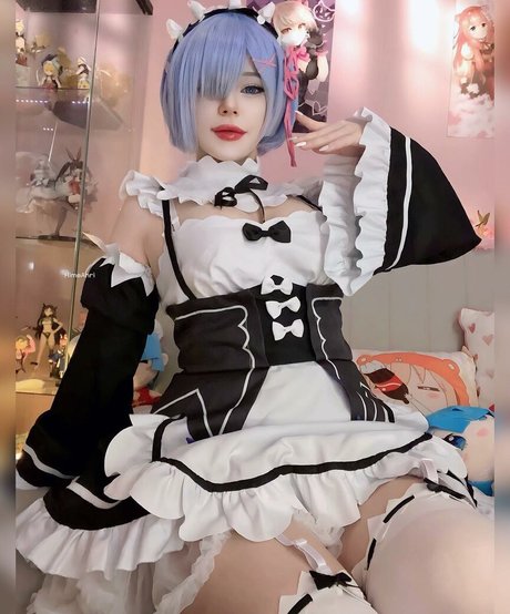 HimeAhri star nude pictures