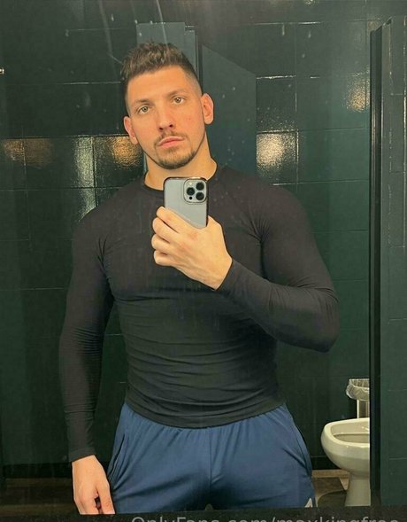 maxkingfree model naked archive