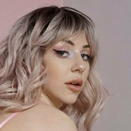 Mama Fiona star xxx pics