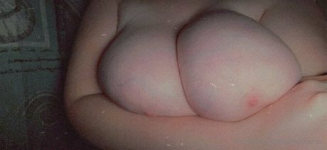 cherryxxaries hot model image