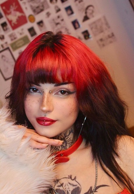 elfsandi model pretty photos