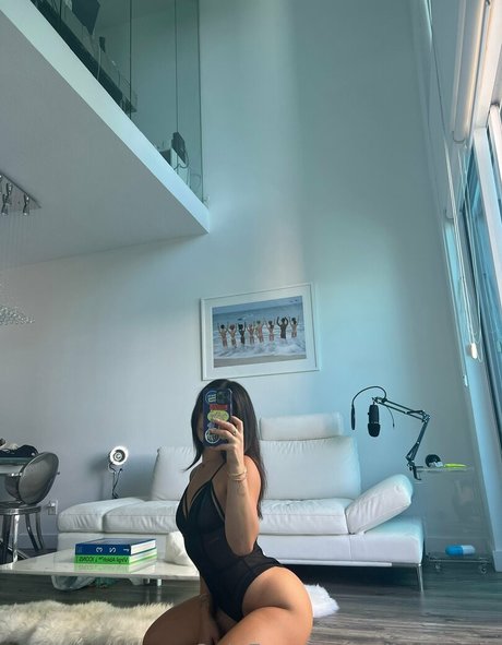 nikkidoyon model adult photos