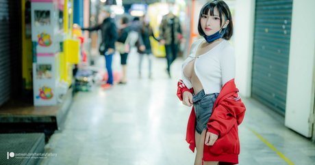 Zell Ching model beautiful photos