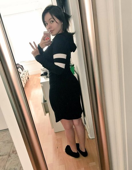 MegaMoeka model naked pics