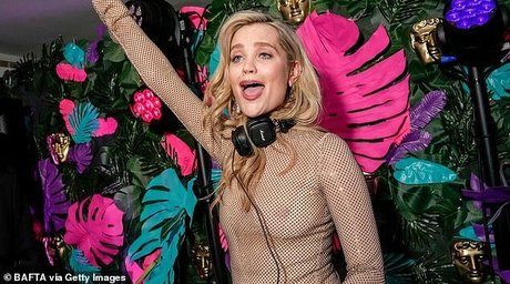 Laura Whitmore beautiful pornstar image