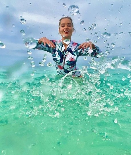 Laura Whitmore pornstar nudes picture