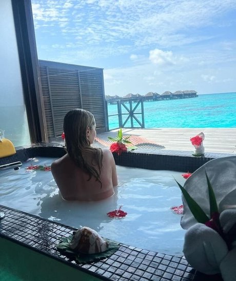 Laura Whitmore pretty pornstar pics