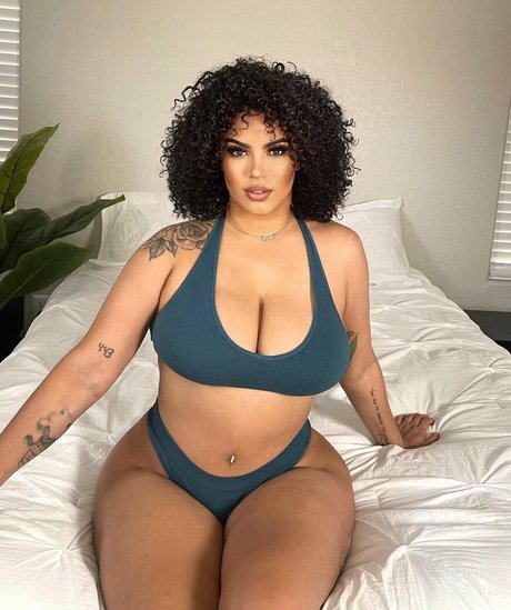 Calida nice actress photos