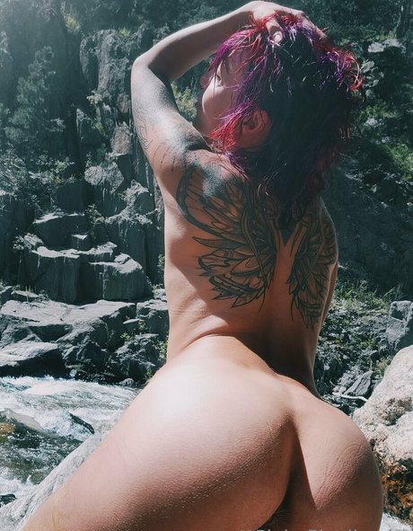 PixiePixelized model erotic gallery