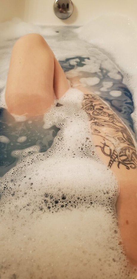 twistedkiki porn actress image