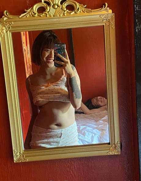 mia and lola pornstar top picture