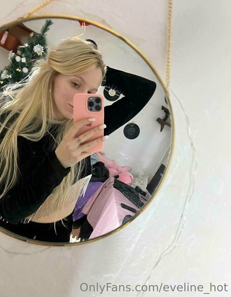 eveline hot free actress img