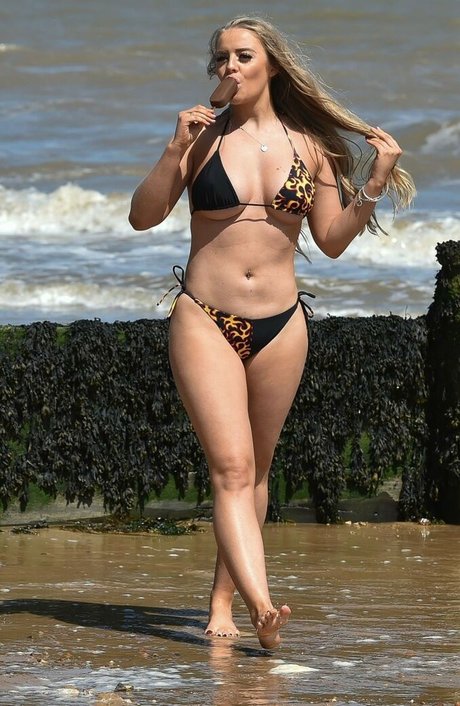 Mega Clarke model pretty pic