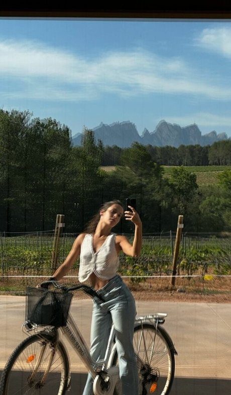 Francesca Pey exclusive star photos