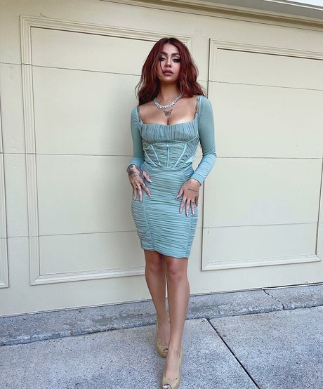 Andrea Russett pornstar photo