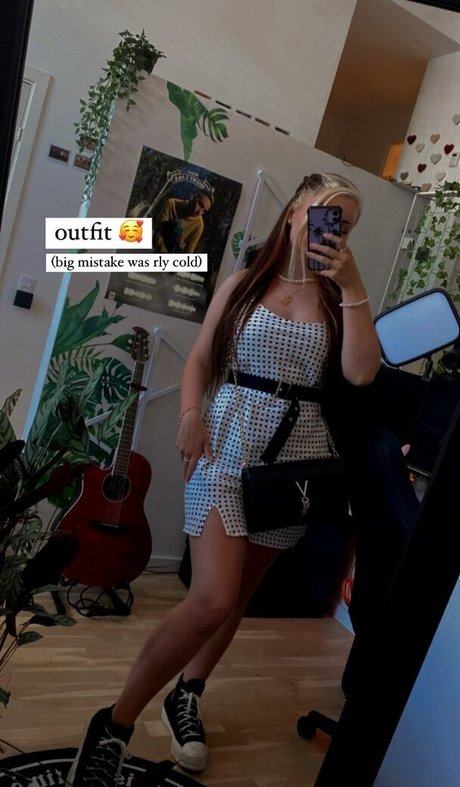 Proxyfox exclusive pornstar image