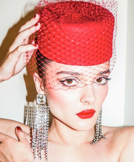 Charlotte Lawrence model perfect img