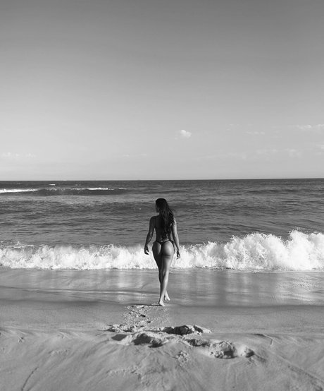 Gabriela Versiani actress photo