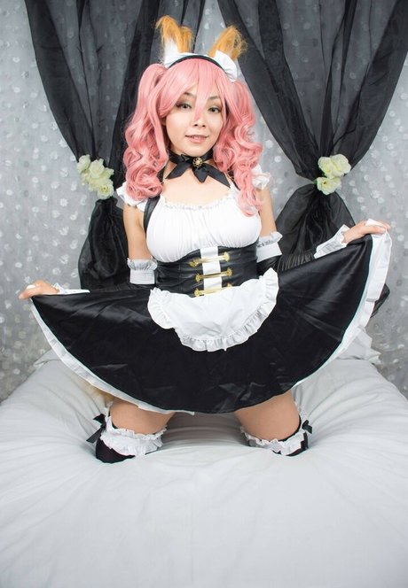 Hitomi Locks model art picture