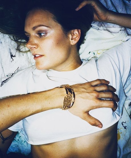 Tove Lo model top photo