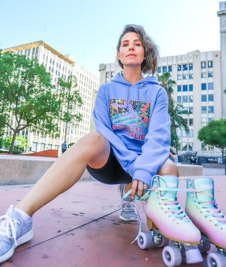 Soe Gschwind model sexy pics