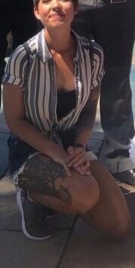 petite milf onlyfans top photos