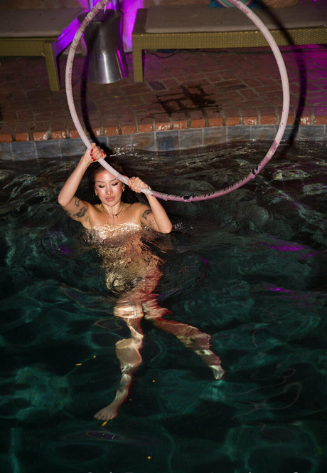 madmaxfree erotic star img