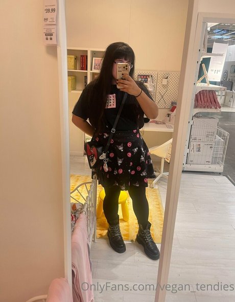 vegan tendies porn model img