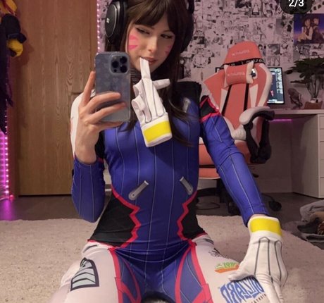 Emma kat 22 actress photo