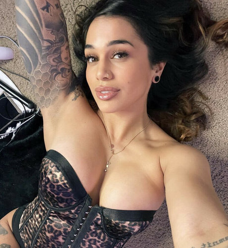 Kodipdx naked actress pics