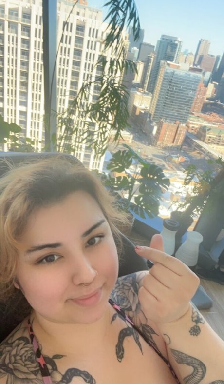 Suki Jade star beautiful pics