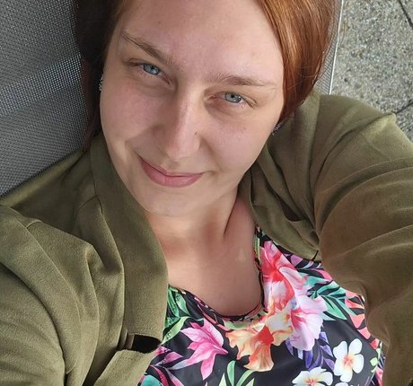 Bustyolive star sexy galleries