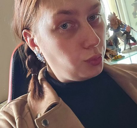 Bustyolive star best photo