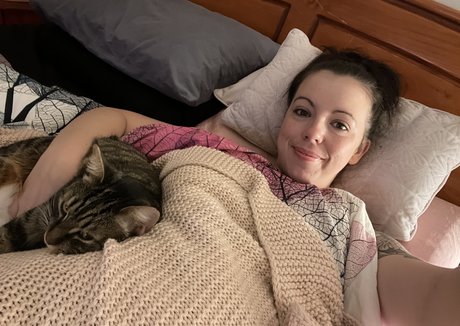 Miss Bb pretty pornstar photos