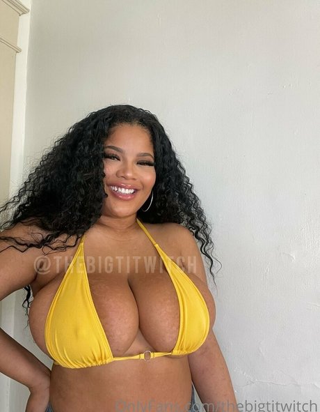 thebigtitwitch hot star photo