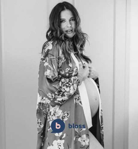 Alexandra Felstead naked pornstar pics